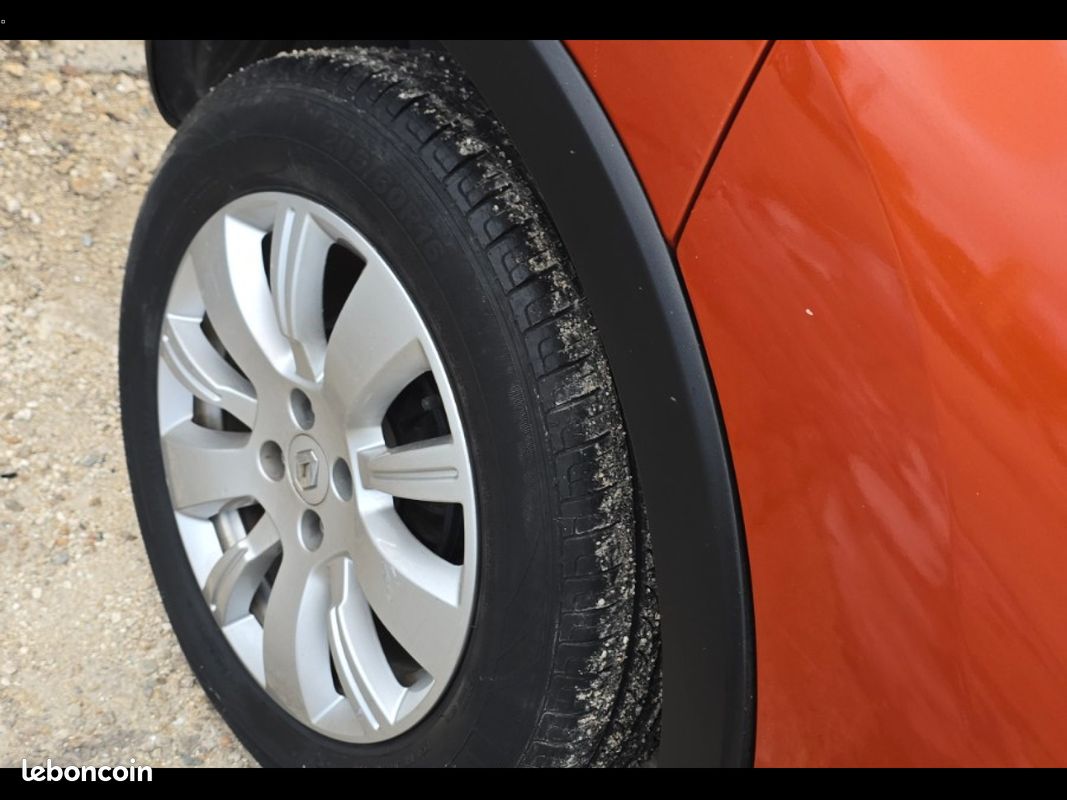 RENAULT CAPTUR dCi 90 Energy SS eco² Intens (image 11)