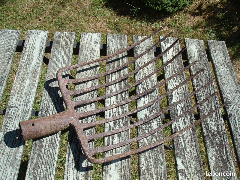 Fourche à graviers cailloux Peugeot (image 1)