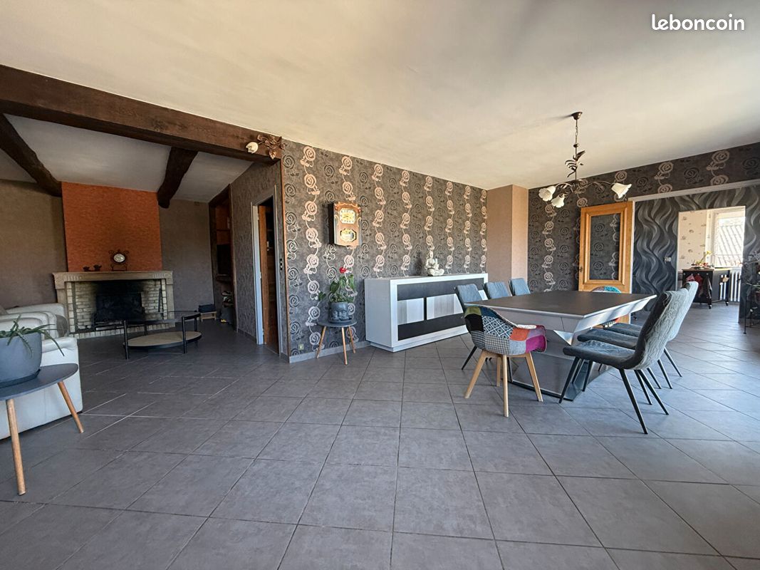 Maison 8 pièces 183 m² · à Meussia · 183 m² · 240 000 €