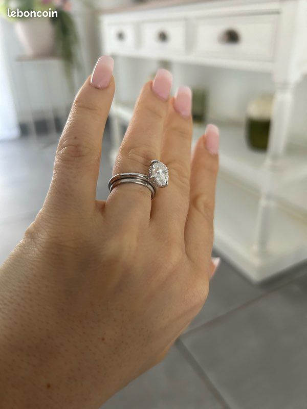 Bague De Fiançailles Trois Pierres Or Blanc 14k - Moissanite 2ct Ovale, Taille Sur Mesure