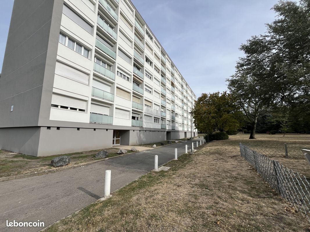 Appartement 4 pièces 79 m² · à Villars · 79 m² · 70 000 €