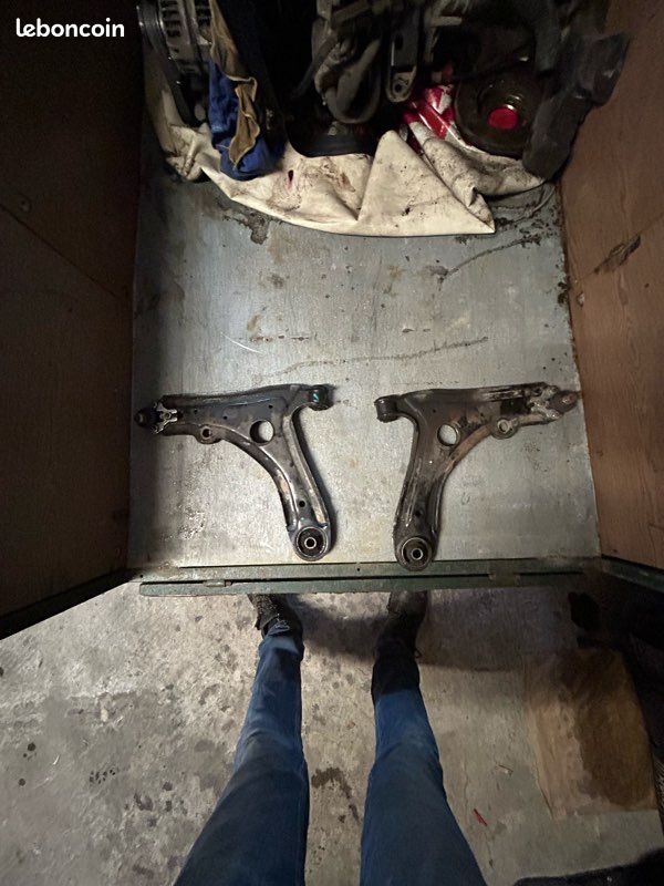Triangle seat (image 1)