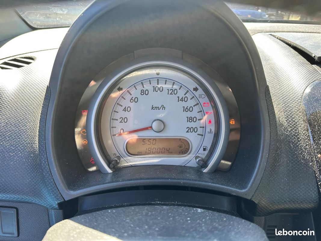 Suzuki splash suzuki splash 1.0 gl (image 13)