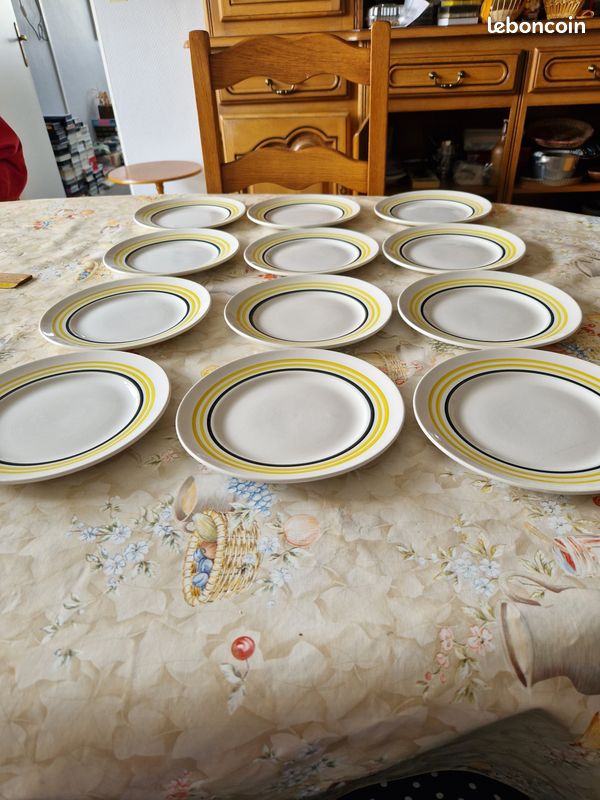 Plat +12 assiettes à dessert (image 1)