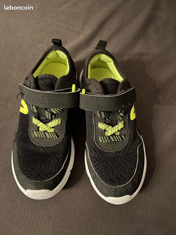 Basket semelles blanches taille 31 (image 1)