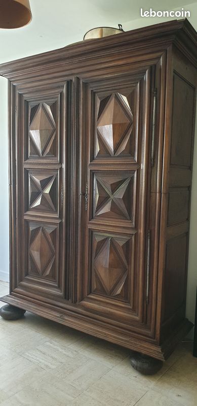 Armoire bois massif (image 1)