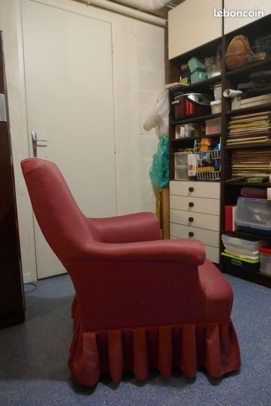 Fauteuil tapissé en tissu satiné rose belle qualité ancien (image 2)