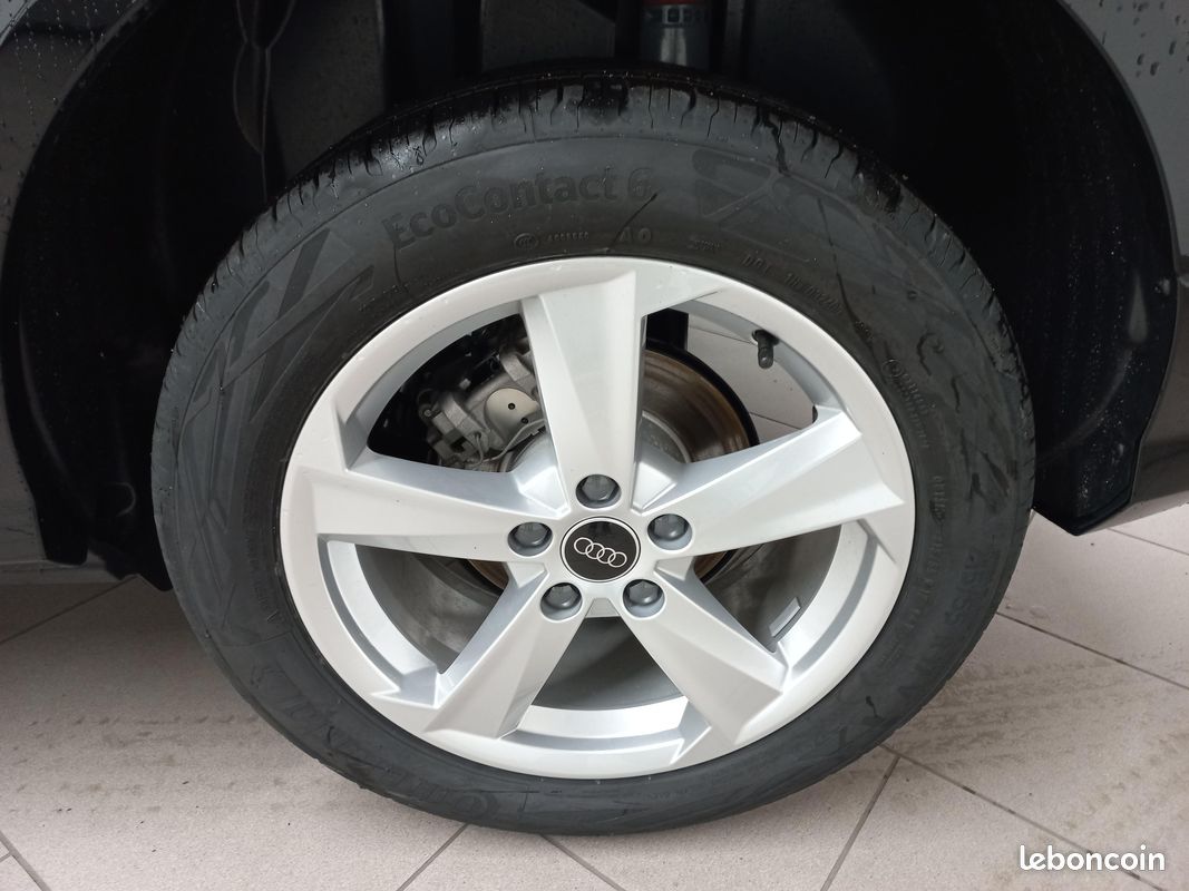 AUDI Q2 35 TFSI 150 S tronic 7 S line (image 32)