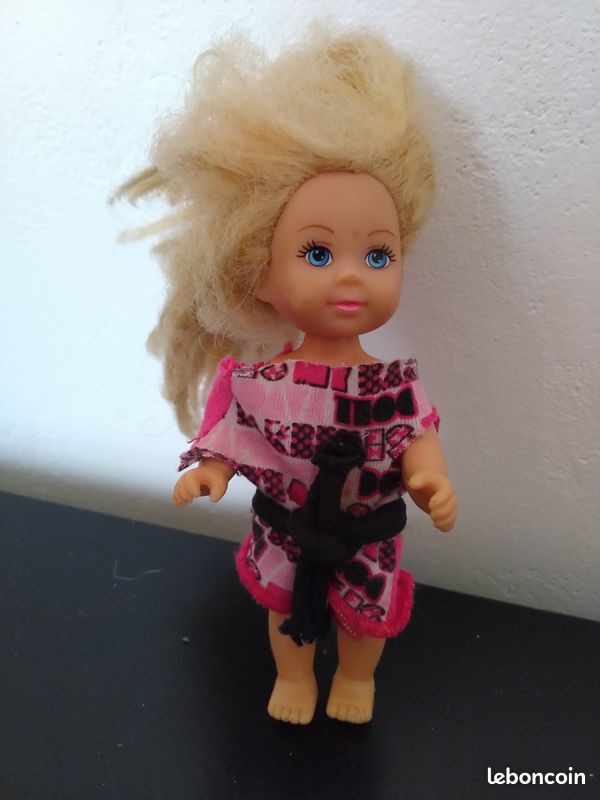 Mini poupée (image 1)