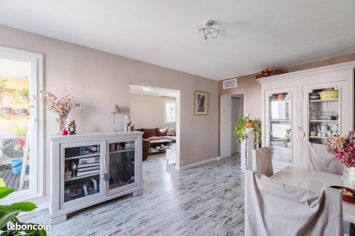 Appartement 4 pièces 95 m² · à Décines-Charpieu · 95 m² · 239 000 €