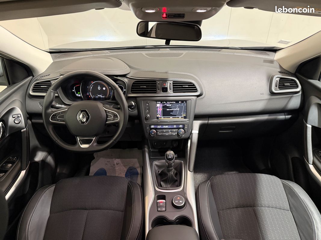 Renault Kadjar 1600Dci 130cv 6 vitesses Pratiquement 1er Main Finition Intense 2016 Camera + 6Vitesses + Moteur a chaine de distribution .+ Carte Mains Libres (image 3)