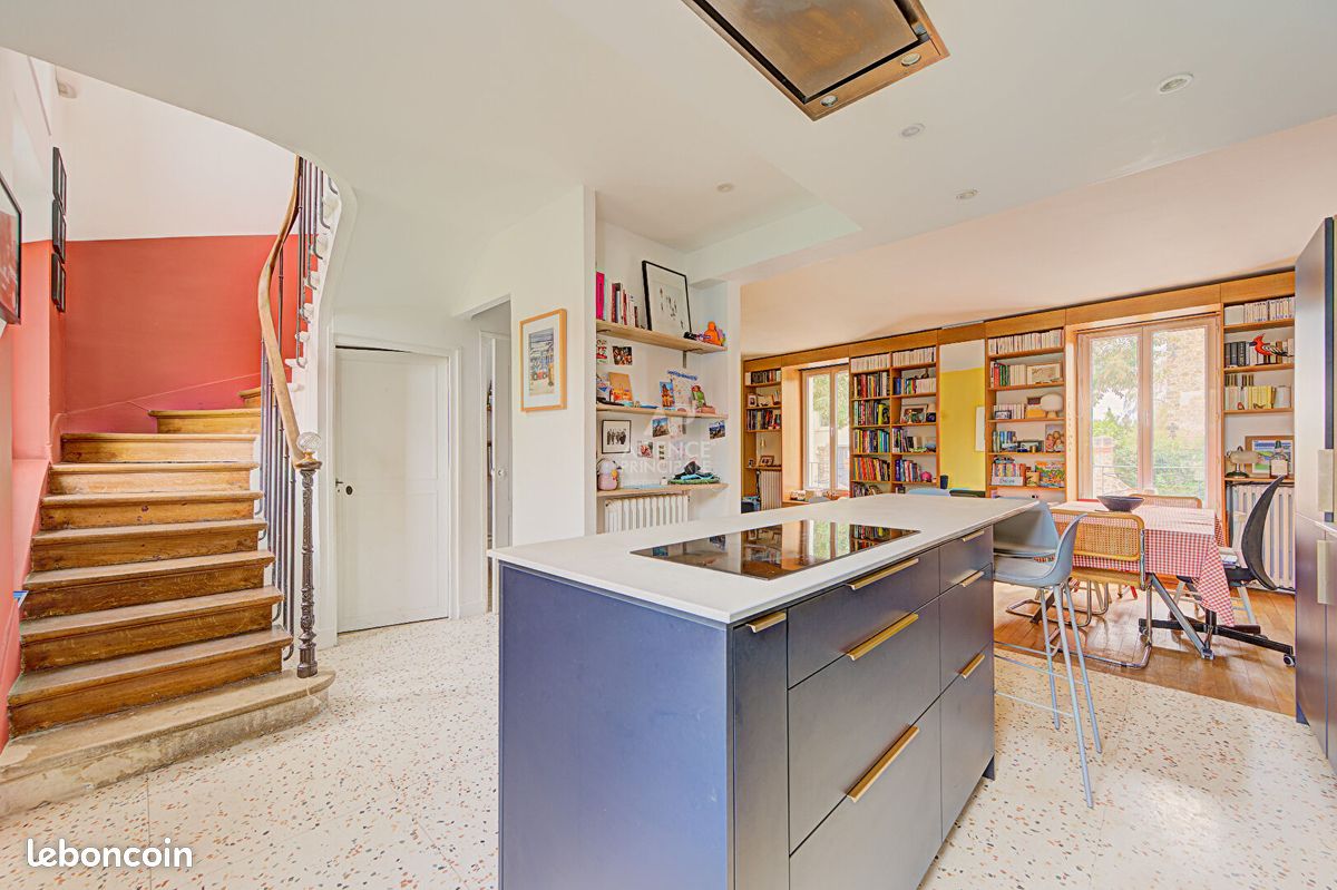 Maison 6 pièces 140 m² · à Saint-Germain-en-Laye · 140 m² · 1 335 000 €