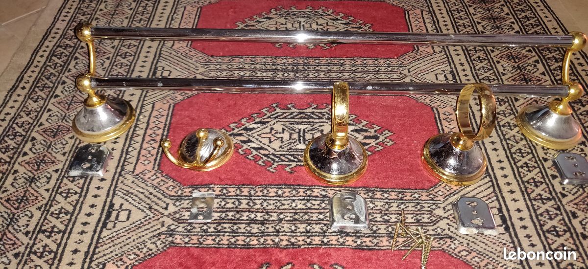 Lot accessoires salle de bain (image 1)