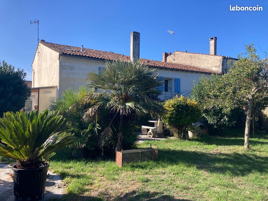 Maison 7 pièces 200 m² · à Saintes · 200 m² · 339 200 €