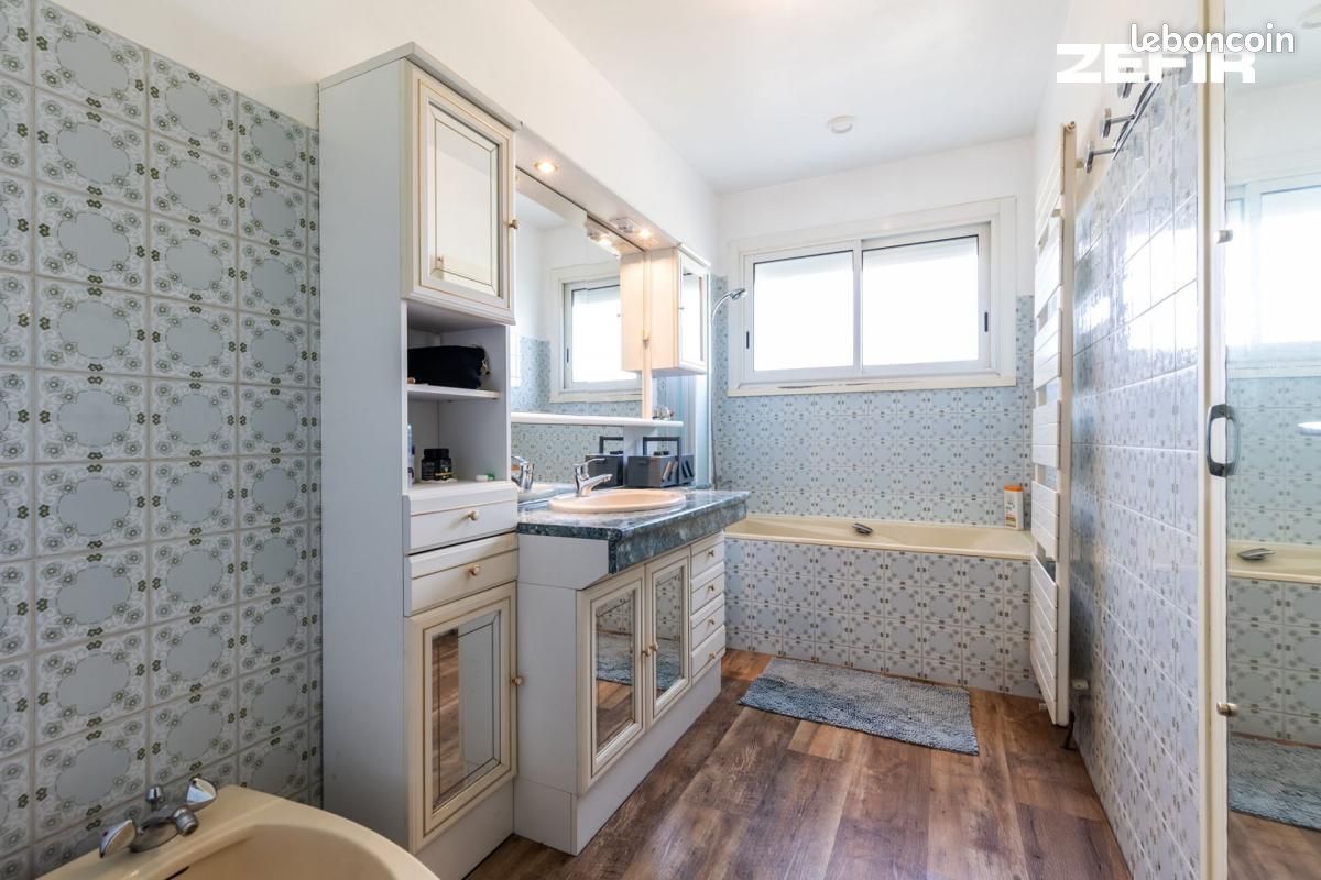 Maison 8 pièces 130 m² - Les Églisottes-et-Chalaures 33230 (image principale 6)