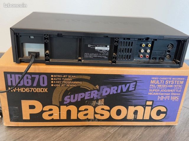 Magnétoscope Panasonic NV-HD660 Avec Télécommande - HS à Réparer / Pièces