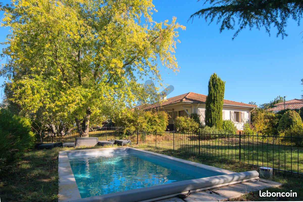 Maison 7 pièces 230 m² · à Sathonay-Village · 230 m² · 780 000 €