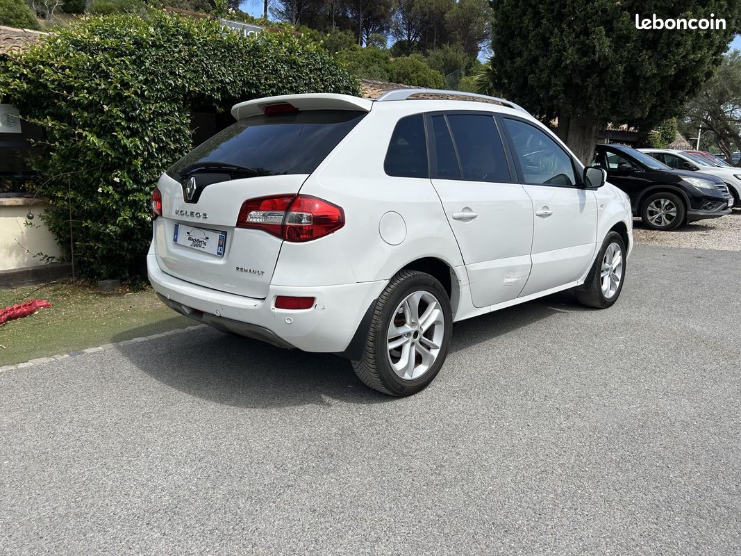 RENAULT KOLEOS 2.0 dCi FAP - 150 - BVA 4x4 Euro 5 Bose Edition (image 6)