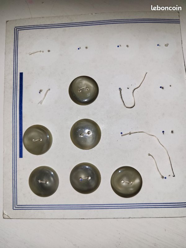 Lot De 6 Boutons Anciens Ronds Gris - 4 Trous - En Plastique - Pour Couture Et Customisation
