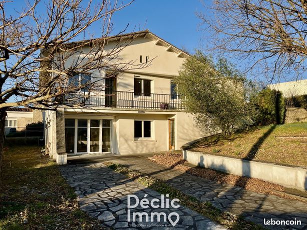 Maison 8 pièces 210 m²