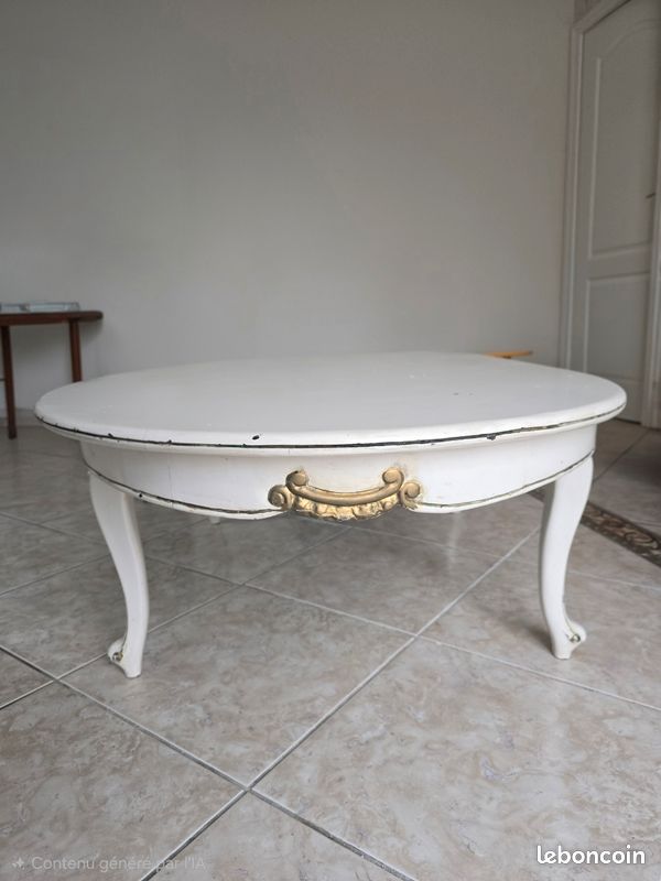 Table basse ovale style Louis XV – blanc crème et dorures (image 2)