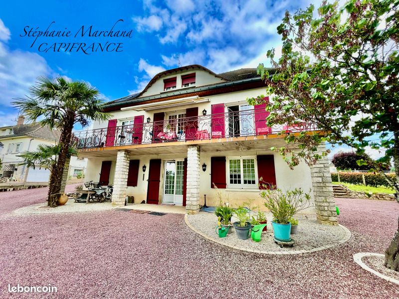 Maison 7 pièces 241 m² · à Bonneval · 241 m² · 309 000 €