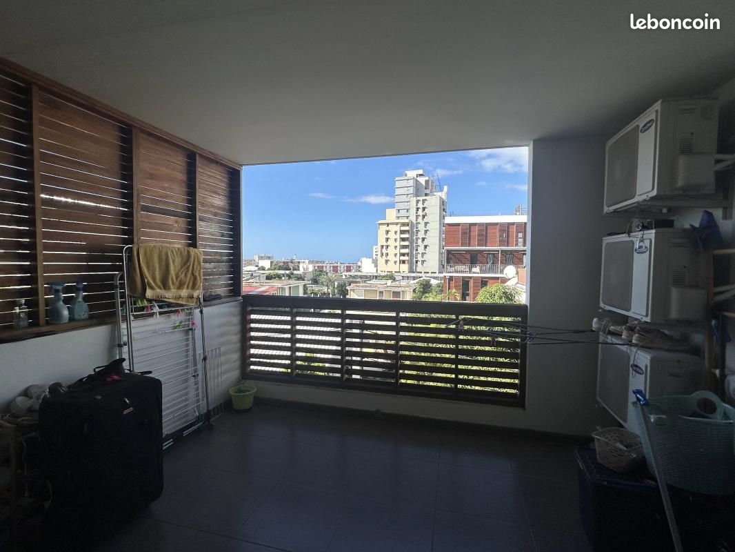 Appartement 3 pièces 76 m² · à Saint-Denis · 76 m² · 1 052 €
