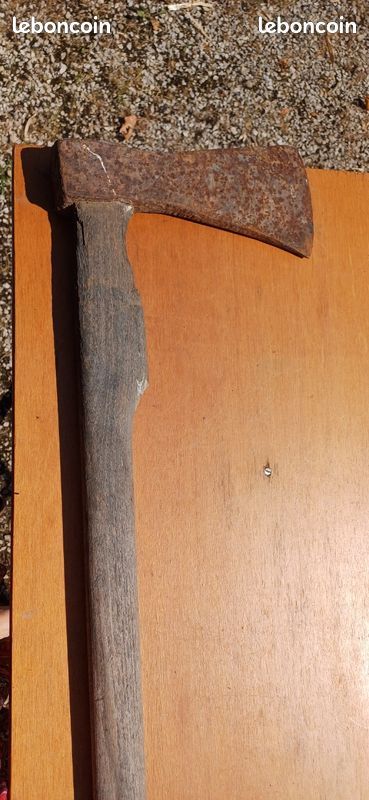 Grande hache en bois 105 cm (image 1)