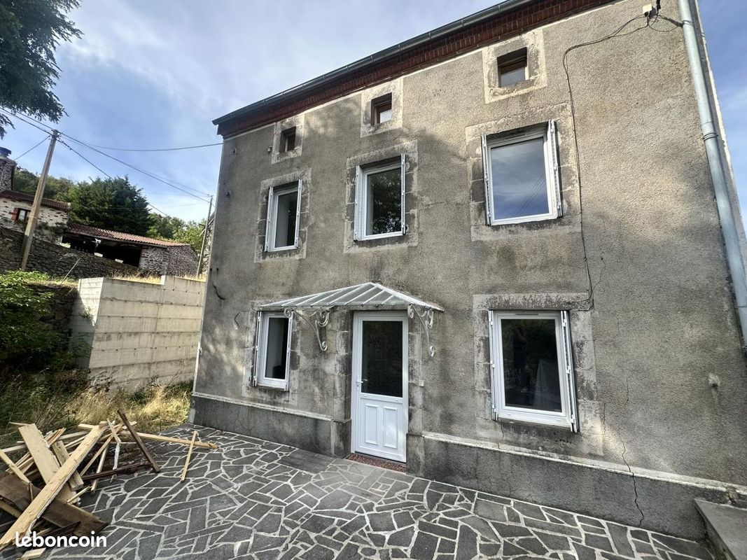 Maison 175 m² · à Massiac · 175 m² · 127 200 €