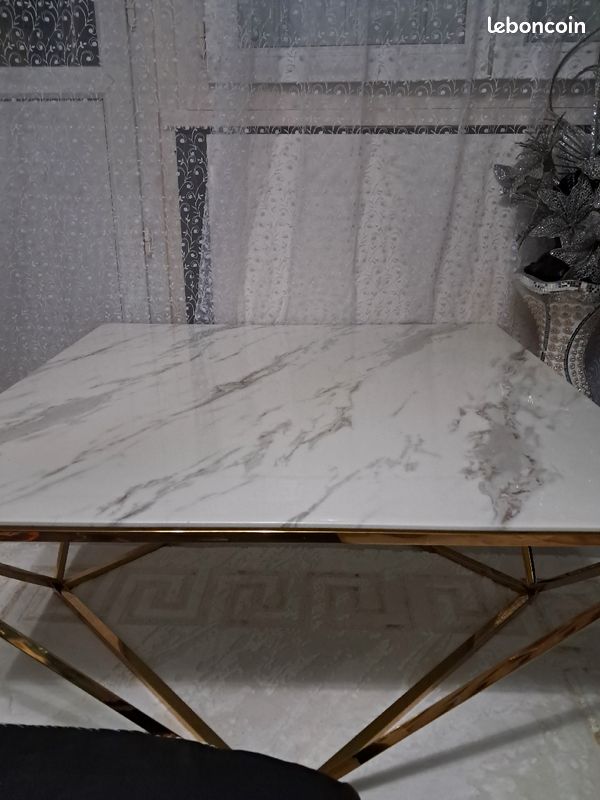 Tabe basse en marbre blanc (image 3)