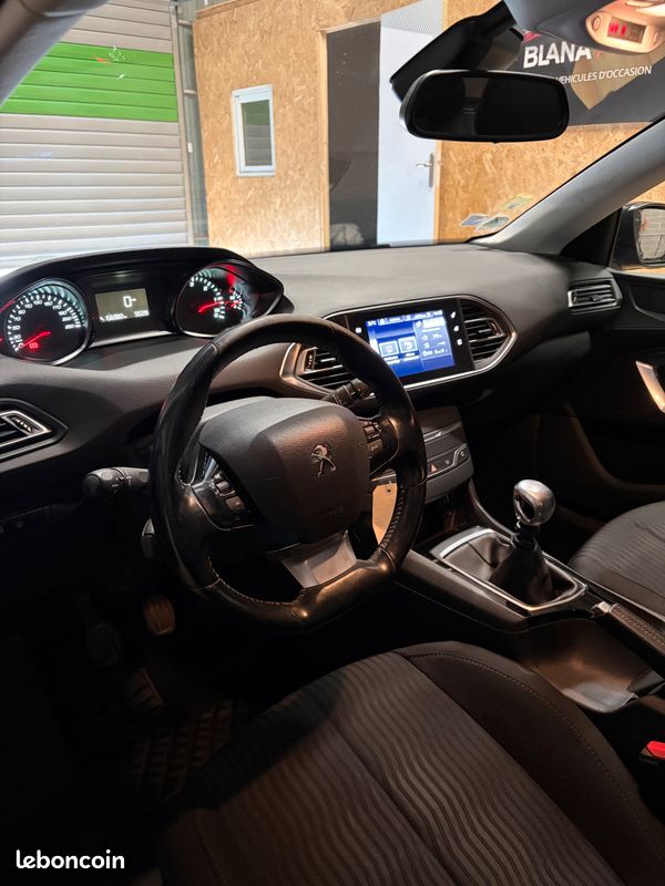 Peugeot 308 Style 1.6 eHDi (image 3)