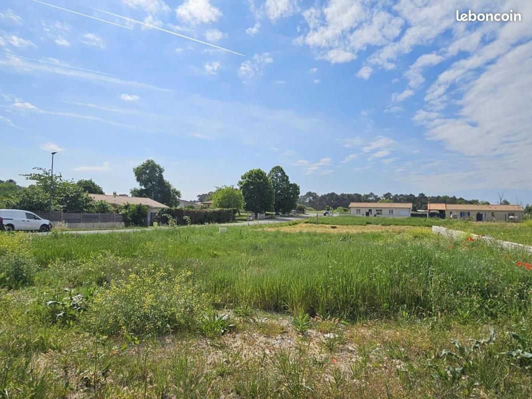 Terrain 576 m² Martillac · 189 000 €