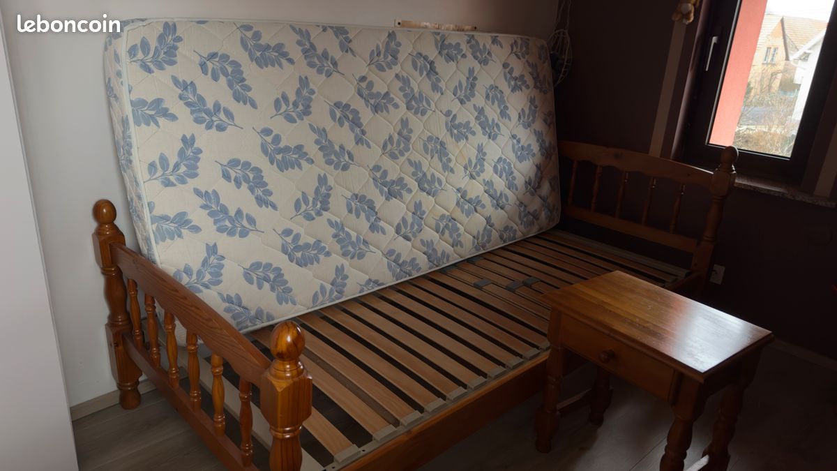 Lit sapin massif 1 pers + sommier et matelas + 1 chevet (image 2)