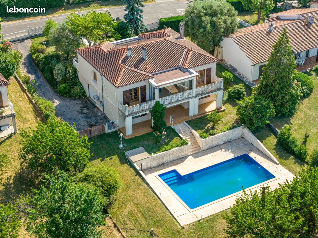 Maison 7 pièces 191 m² · à Pujols · 191 m² · 299 900 €