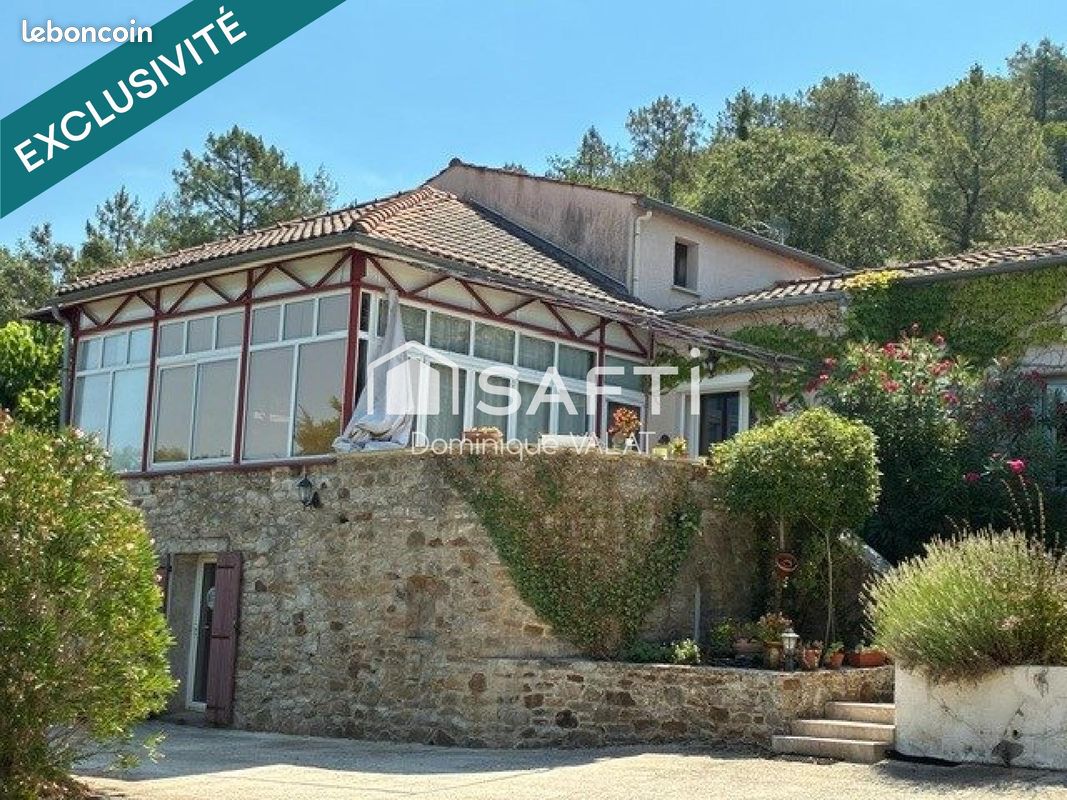 Maison 8 pièces 217 m² · à Saint-Sébastien-d'Aigrefeuille · 217 m² · 495 000 €