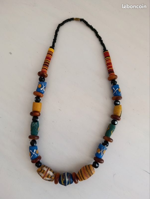 Lot colliers Afrique (image 4)