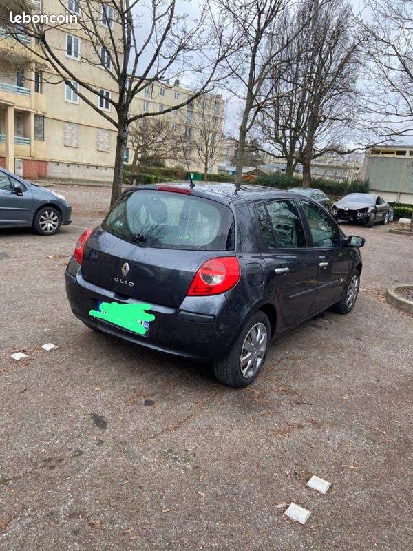 CLIO 3 RENAULT Carrosserie Bon Etat 2008