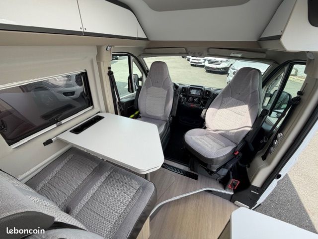 Adria 640 SGX + Fourgon aménagé (image 3)