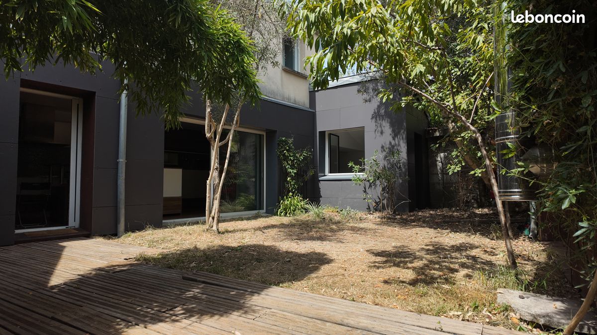 Maison 6 pièces 142 m² · à Nantes · 141,5 m² · 2 000 €