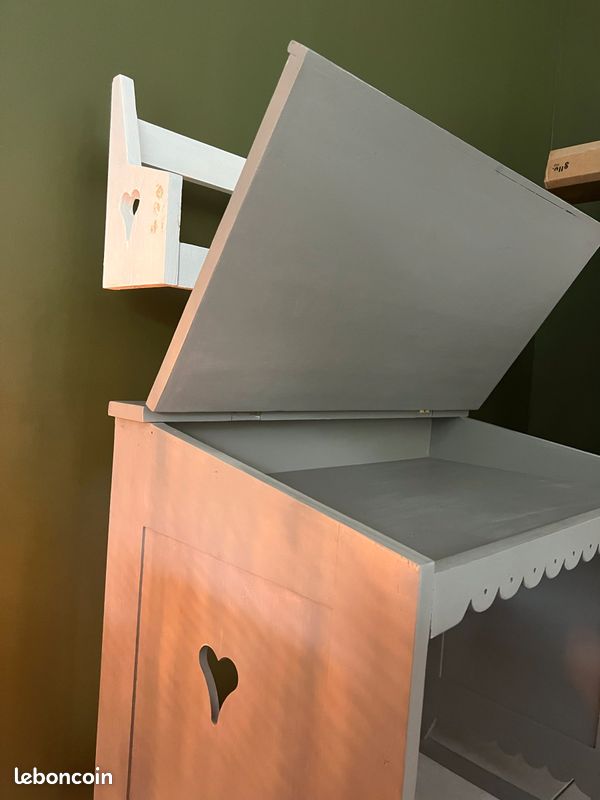 Bureau d’école (image 1)