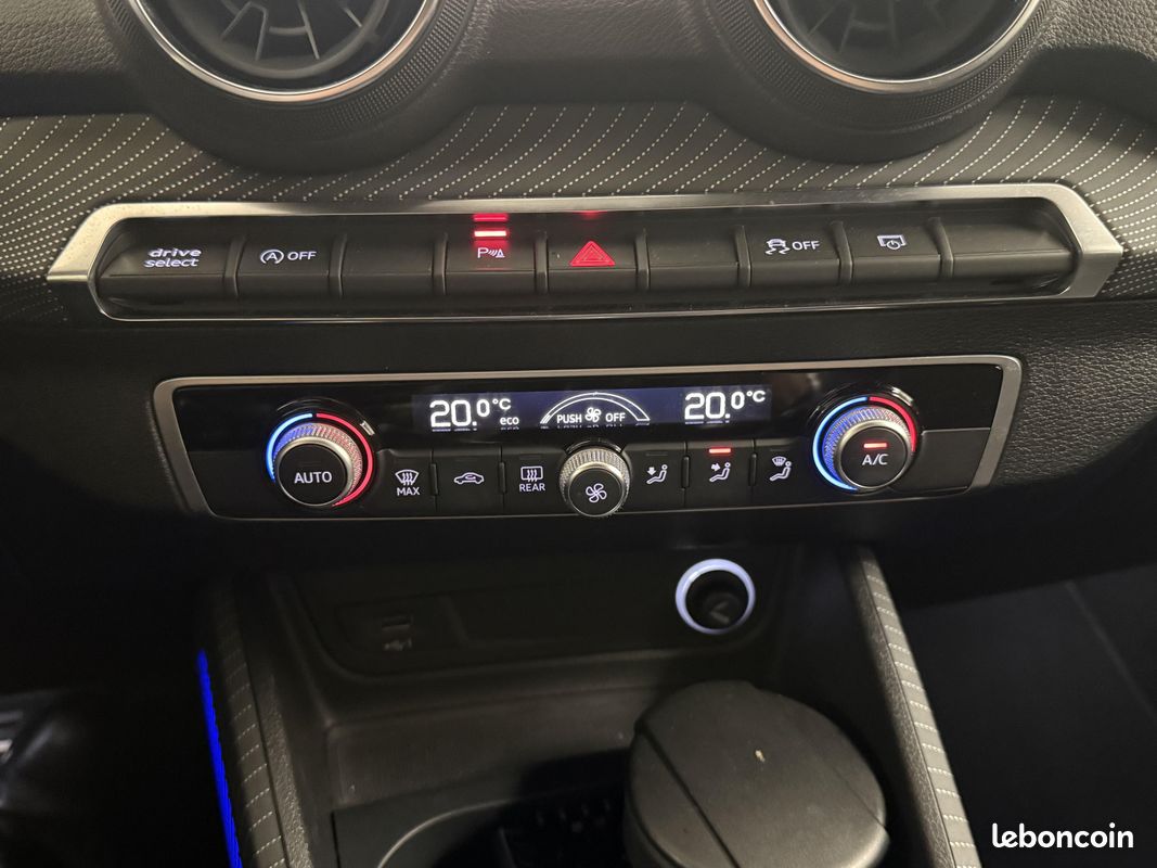 AUDI Q2 35 TFSI COD 150 S tronic 7 S Line (image 17)