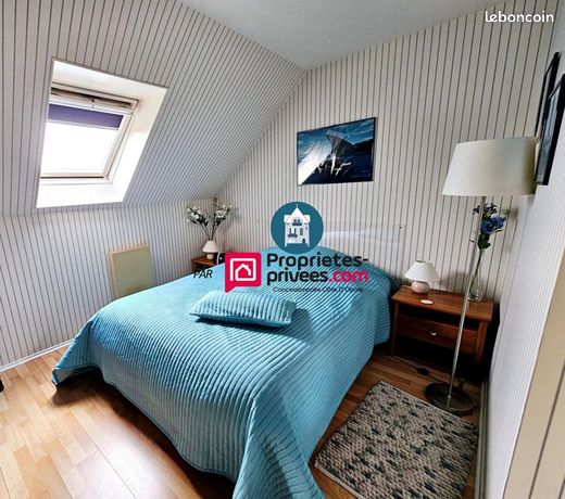 https://img.leboncoin.fr/api/v1/lbcpb1/images/d6/1e/c6/d61ec68281e2d54e816a2868b609e33fdbf77e05.jpg?rule=ad-image