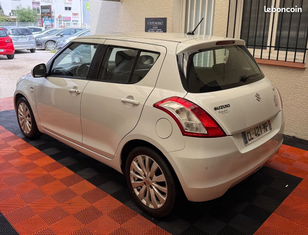 Suzuki swift 1.3 ddis 75ch glx (image 2)