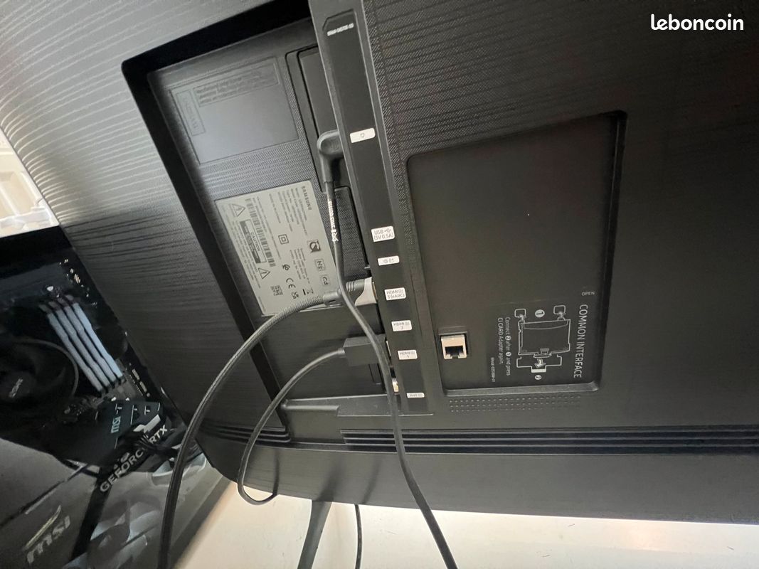 Télé Samsung réf UE55AU7105KXXC (image 4)