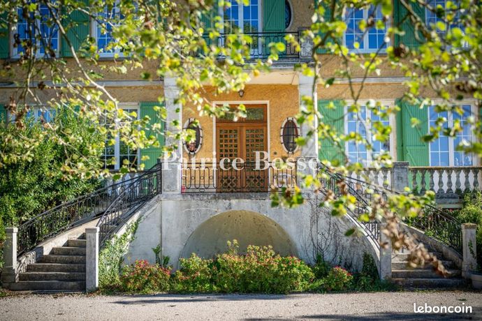 Maison 14 pièces 496 m² — 5