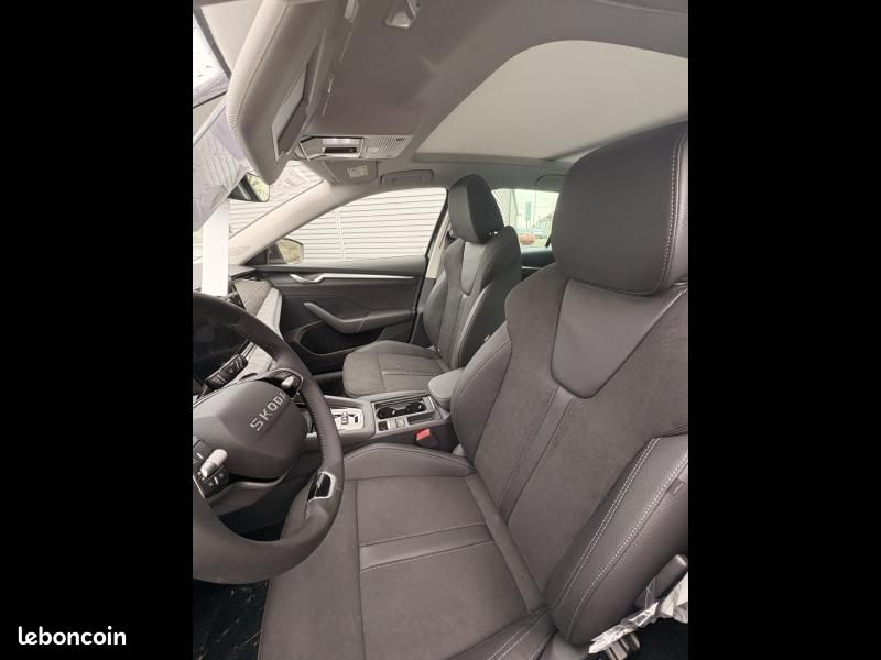 Skoda Octavia Combi 1.5 TSI ACT Hybrid 150ch Clever DSG7 (image 14)