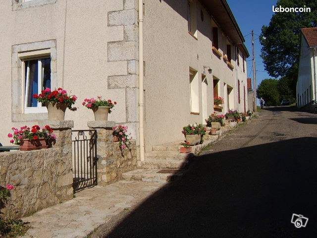 Appartement 2 pièces 27 m² · à Chaux-des-Crotenay · 27 m² · 390 €/mois