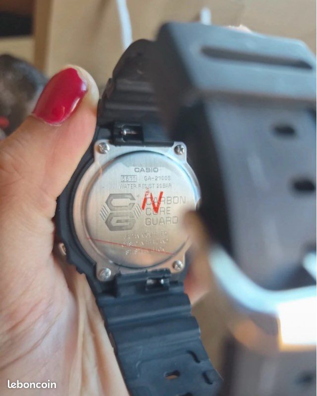 Montre Casio G-Shock pour homme, rouge et noire (image 8)