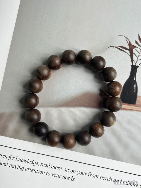 Un bracelet en bois parfumé (image 3)