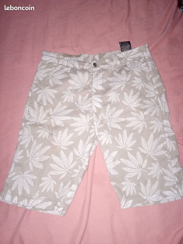 Short (image 1)